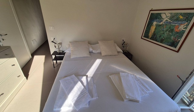 Apartment "Rezzano 12" with Air Conditioning and Wi-Fi
