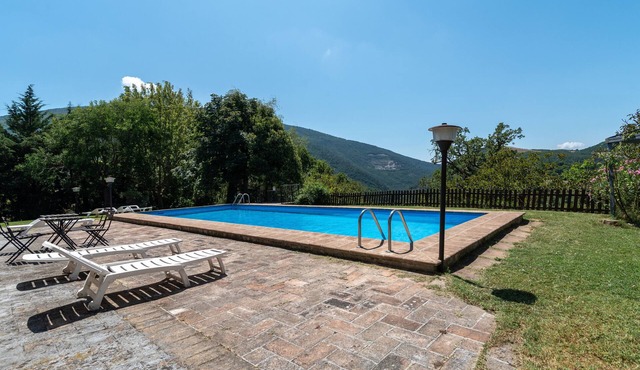 Apartment 'Salice Nella Campagna Di Assisi' with Shared Pool, Private Terrace and Wi-Fi