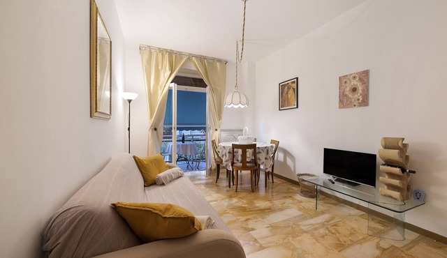 Apartment 'The Riviera' with Balcony and Wi-Fi