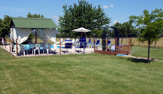 Apartments with swimming pool near Assisi. WIFI, organic garden and complimentary wine.