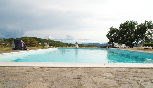 Apt in Farmhouse, renovated with patio and panoramic pool, pet friendly
