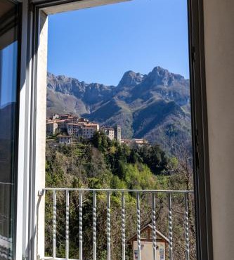 Arco delle Apuane by Migliorini
