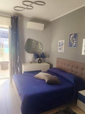 Attico trilocale con solarium a Borghetto Santo Spirito