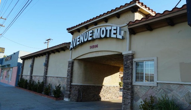 Avenue Motel