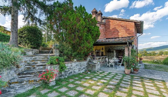 Awesome home in Arezzo -AR- with WiFi