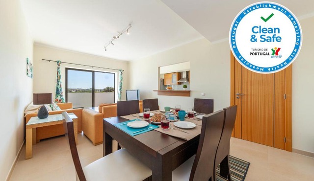 B55 - Sunset Holiday Apartment