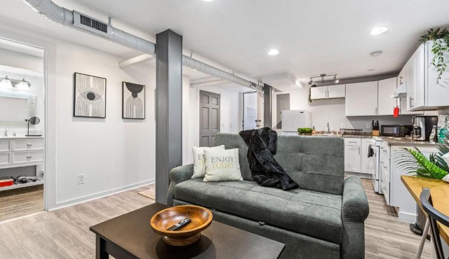 Basement with Full Kitchen and Near Downtown