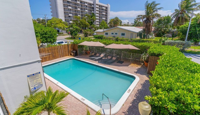 Bayview Regency Apartments By Lowkl