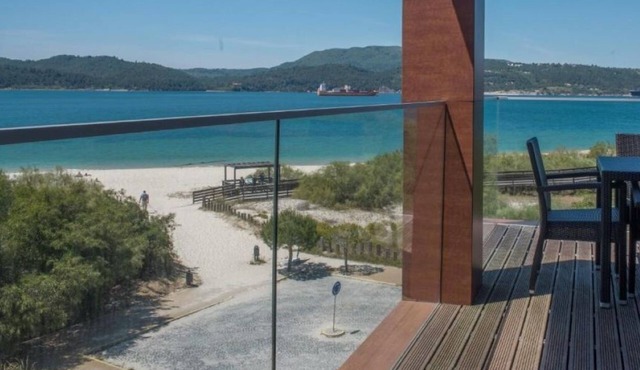 Beach Escape with Onsite Pool & Spa,Tennis, Free Parking, Short Drive to Lisbon!