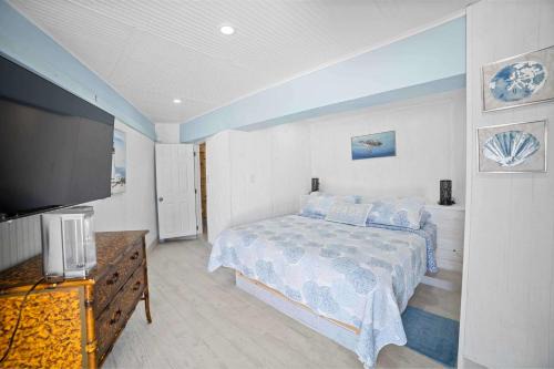 Beach View Room at Barnacle Resort