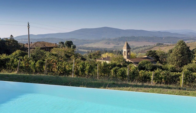 Beautiful private villa for 9 people with WIFI, private pool, pets allowed and panoramic view