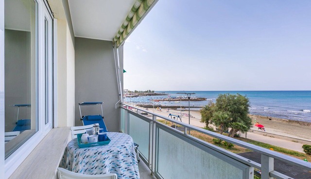 Beautiful apartment for 6 guests with A/C, WIFI, TV and balcony