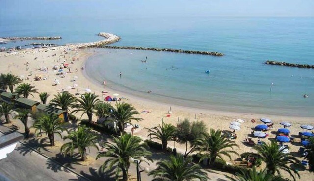 Beautiful apartment for 6 guests with pool, A/C, WIFI, TV, balcony and pets allowed