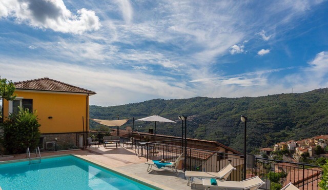 Beautiful apartment for 6 people with pool, WIFI, TV, patio and panoramic view