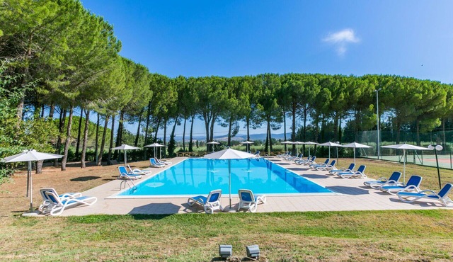 Beautiful apartment for 6 guests with pool, WIFI, A/C, TV and terrace