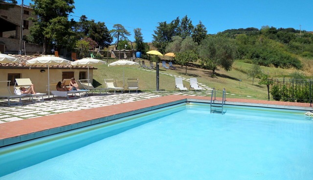 Beautiful apartment for 4 guests with pool, WIFI, TV and pets allowed