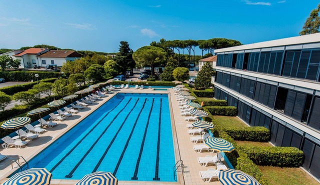 Beautiful apartment for 4 people with pool, WIFI, A/C, TV and patio