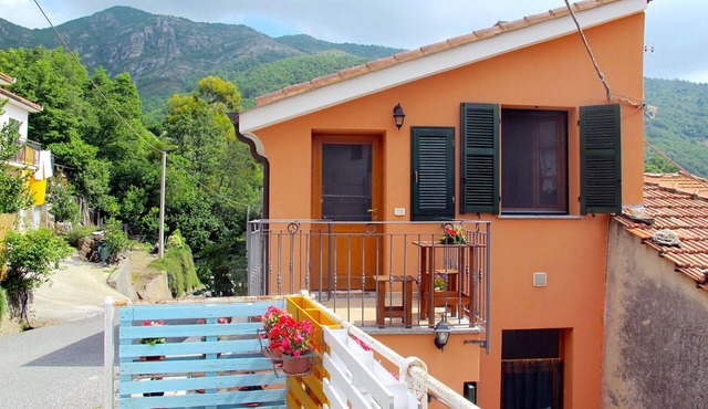 Beautiful apartment for 4 people with WIFI, TV, patio, pets allowed and panoramic view