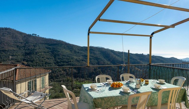 Beautiful apartment for 5 people with WIFI, TV, terrace, pets allowed and panoramic view