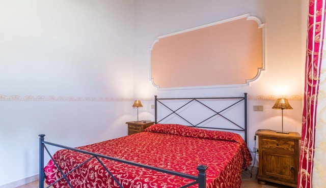 Beautiful apartment for 5 guests with A/C, WIFI, pool, TV and patio