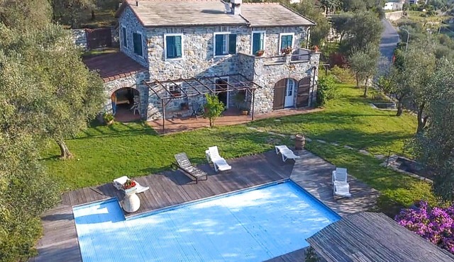 Beautiful home in Cogorno