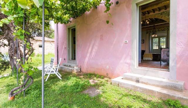 Beautiful apartment for 7 guests with A/C, pool, WIFI, TV, patio, pets allowed and panoramic view