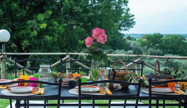 Beautiful private villa for 6 guests with WIFI, A/C, private pool, TV, patio and pets allowed