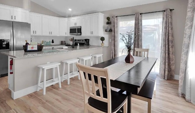 Beautiful Studio apartment (688513) by Houzlet