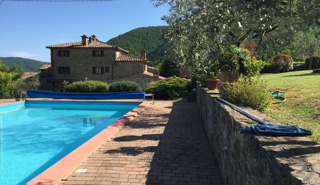 Beautiful Tuscan farmhouse in the countryside with swimming pool