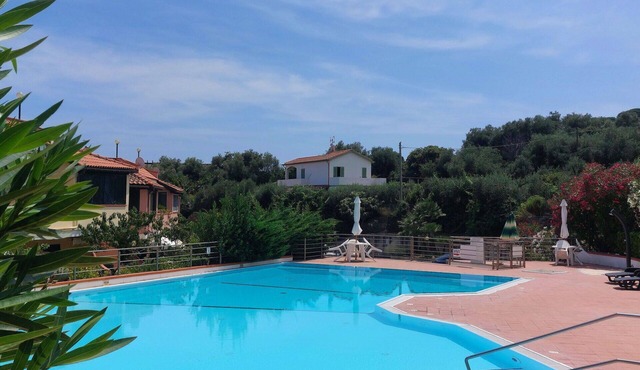 Beautiful villa for 6 people with pool, WIFI, TV and terrace