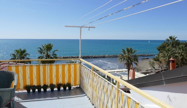 Beautiful villa for 6 people with A/C, TV, terrace and pets allowed
