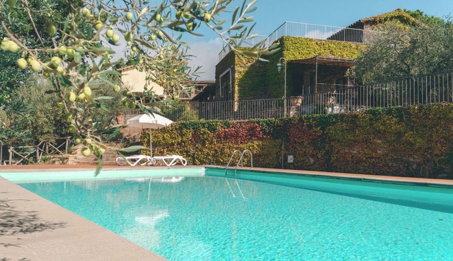 Beautiful villa for 7 people with WIFI, pool, TV and terrace, close to Assisi