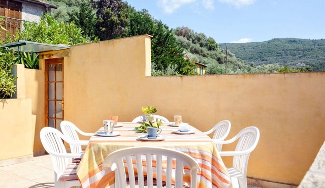 Beautiful villa for 6 people with TV, terrace, pets allowed, panoramic view and parking