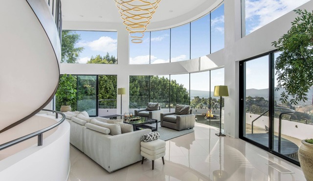 Bel Air Yacht Mansion - Bel Air Mansion Designed by World Renowned Architect