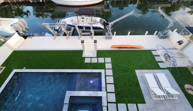 Best Canal in the Keys! 4/3 Waterfront,Heated Pool, Ocean access, Dock, 5⭐ Rated