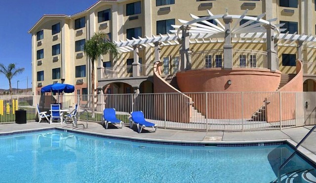Best Western Plus Lake Elsinore Inn & Suites
