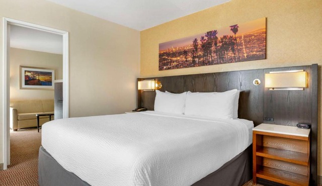 Best Western Royal Palace Inn & Suites