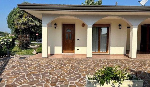 Between Padua and Venice: Independent Apartment for Families & Friends