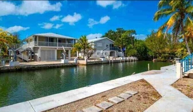 Boater’s Dream House 3 bedroom 2 bath with 200’ of Dock Space