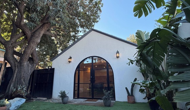 Brand New Moderne house with Private Garden Prime LA Location