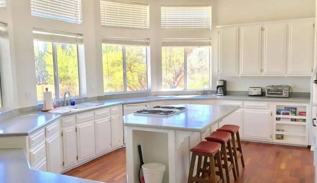 Bright, Spacious and sparkling clean 3 bed 2 bath