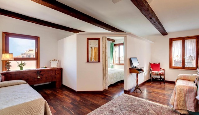 Ca' Badoer East Studio