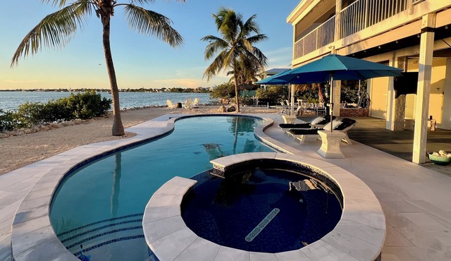 *CAREFREE ON CUDJOE @ THE BAY* Waterfront Home & Pool + LAST KEY SERVICES…