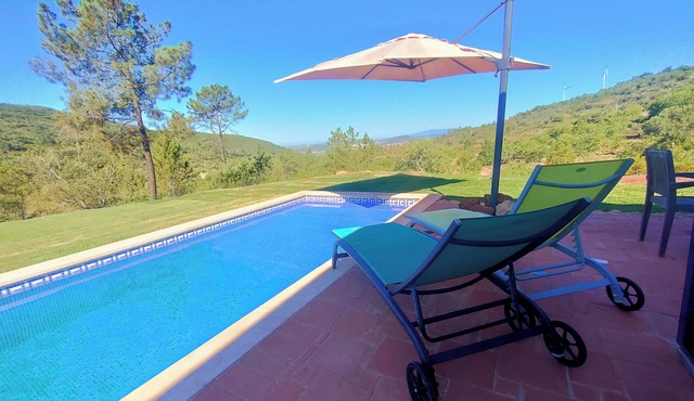 Casa Alfarobeira, vila for 4P+baby with private pool in natural protect erea
