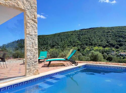 Casa Bananeira Villa 4P en baby with private pool in a natural setting.