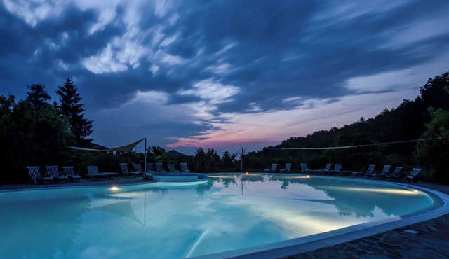 Casa Bruciata, Cascine Crema: A charming little stone cottage, large pool (20x14m)