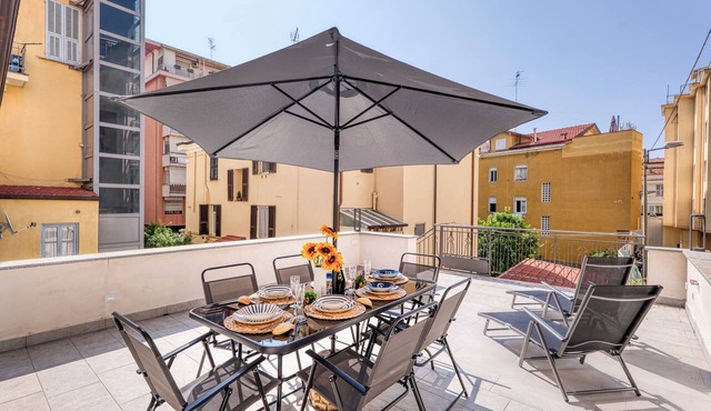 Casa del Geco with Terrace and Parking, Sanremo, Italy