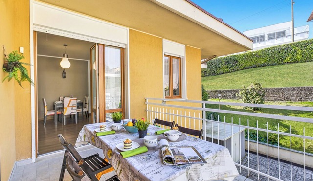 Casa Mirella quiet 2BR with View, Balcony and AC, Nebbiuno, Italy