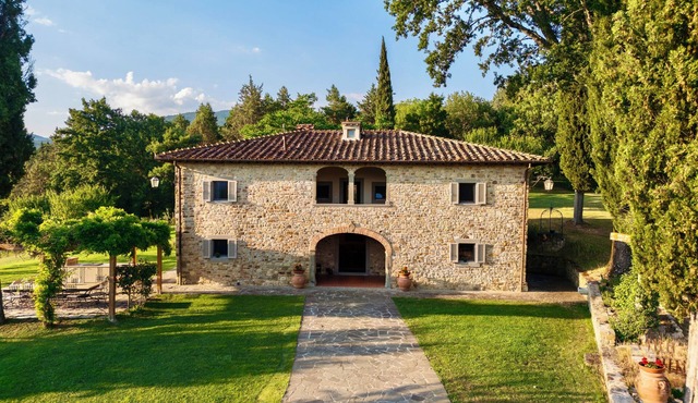 Casale Chiesina. Villa in Tuscany for the EXCLUSIVE USE of the guest.