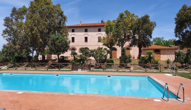 Cerboli Apartment with Sea View, Wi-Fi, Pool, and Air Conditioning